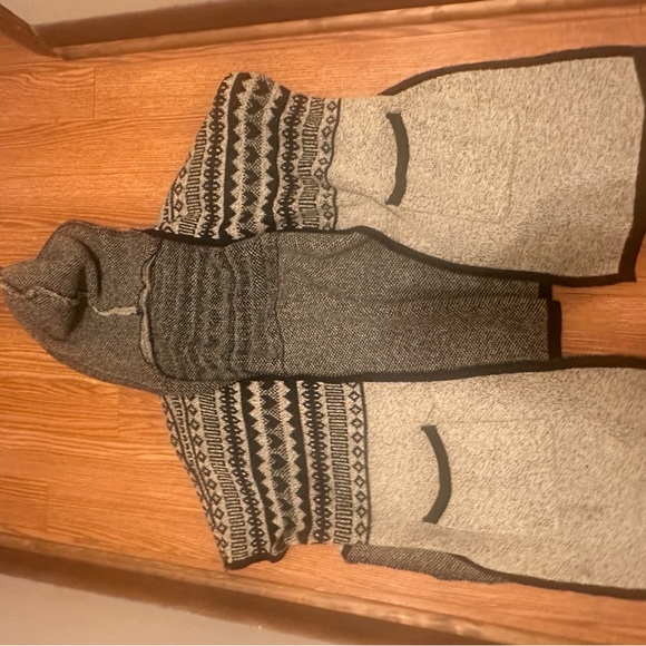 Hooded Boho Poncho - Picture 6 of 10